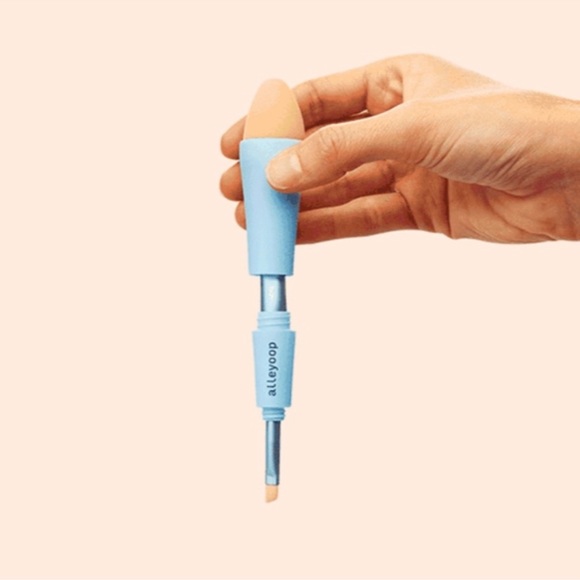 ALLEYOOP Multi-Tasker 4-in-1 makeup brush $28 NIB - Picture 4 of 6